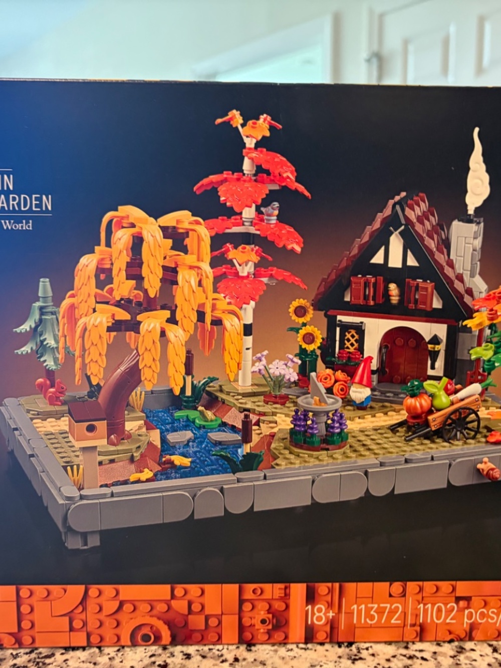 NIB Lego Icons Autumn Cottage Garden (11372) - Picture 3 of 7